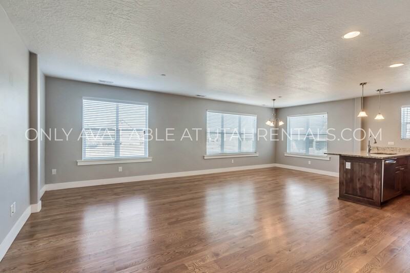 774 Sw #204 - Photo 5 of 16