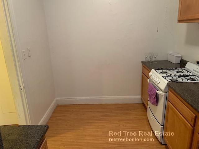 1800 Commonwealth Ave #27