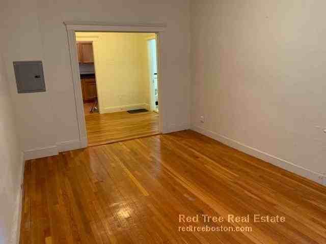 1800 Commonwealth Ave #27 - Photo 6 of 11