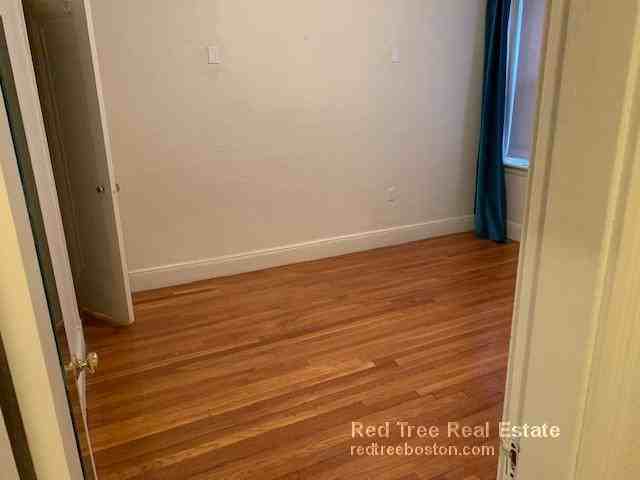 1800 Commonwealth Ave #27 - Photo 7 of 11