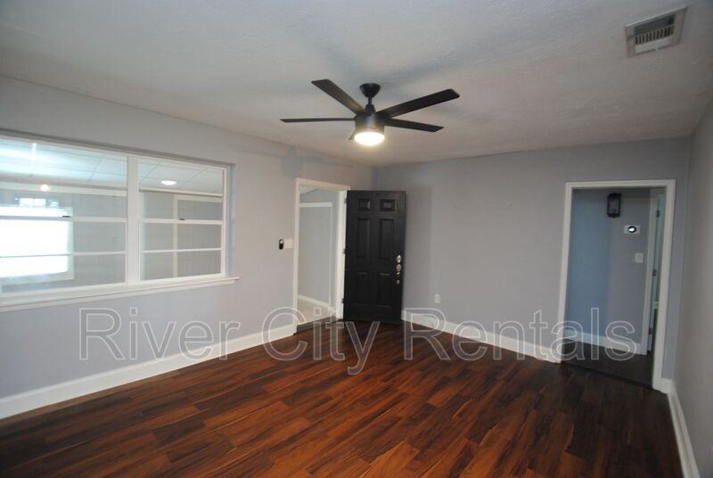 4611 Blount Ave - Photo 3 of 26