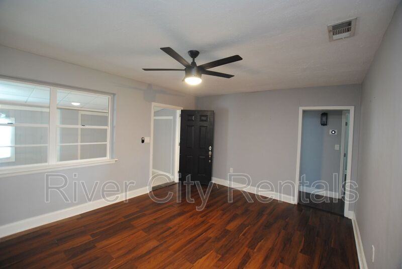 4611 Blount Ave - Photo 4 of 26