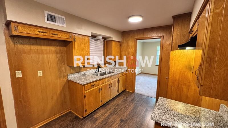 1336 Lehr Dr - Photo 5 of 16