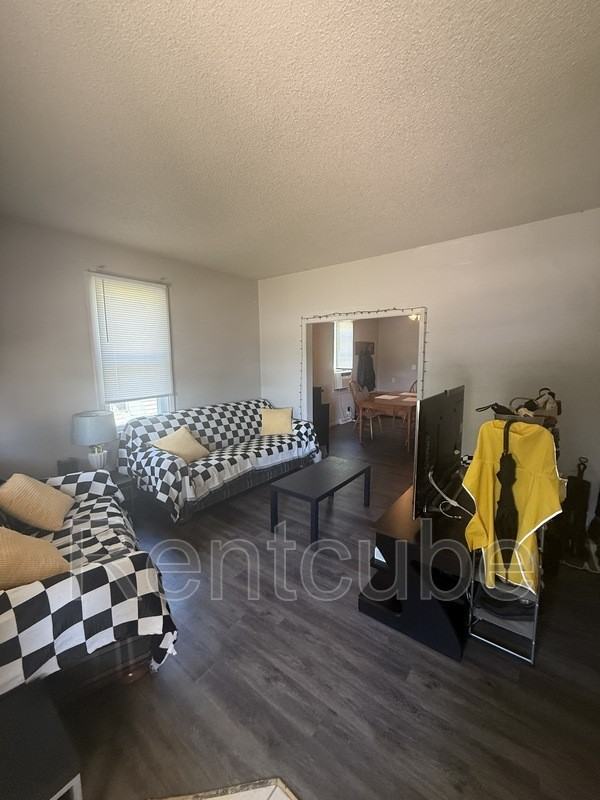 232 Cardiff St - Photo 2 of 9
