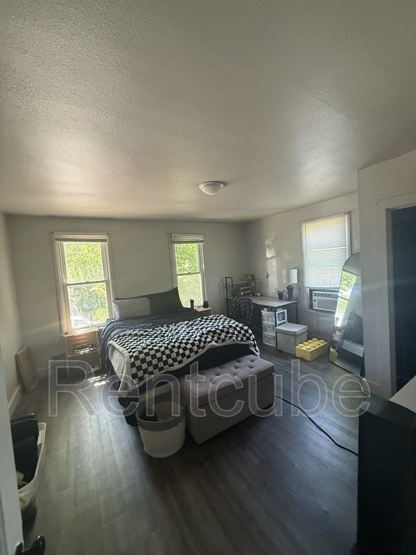 232 Cardiff St - Photo 7 of 9
