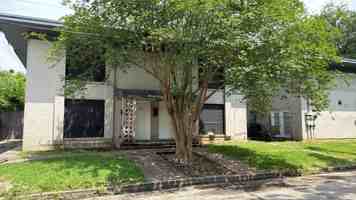 featured image of 2345 Pecos St
