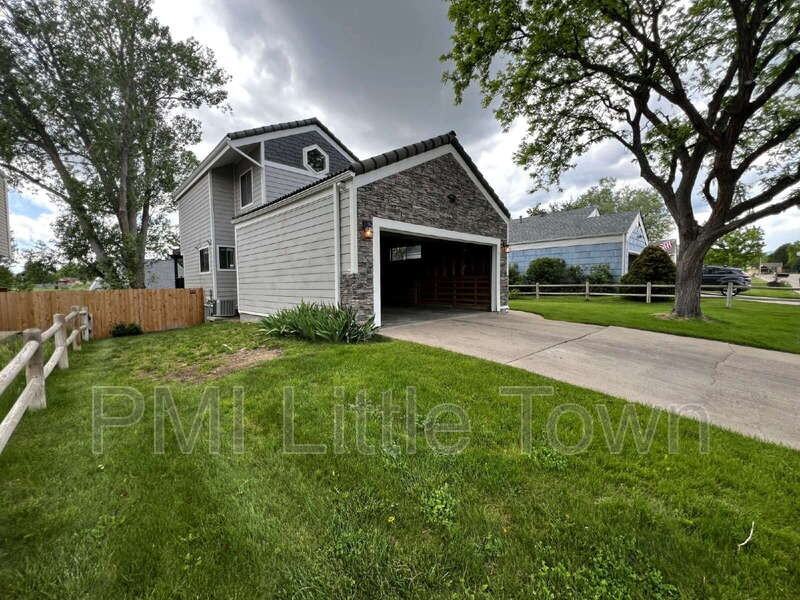 10772 W Berry Ave - Photo 4 of 36