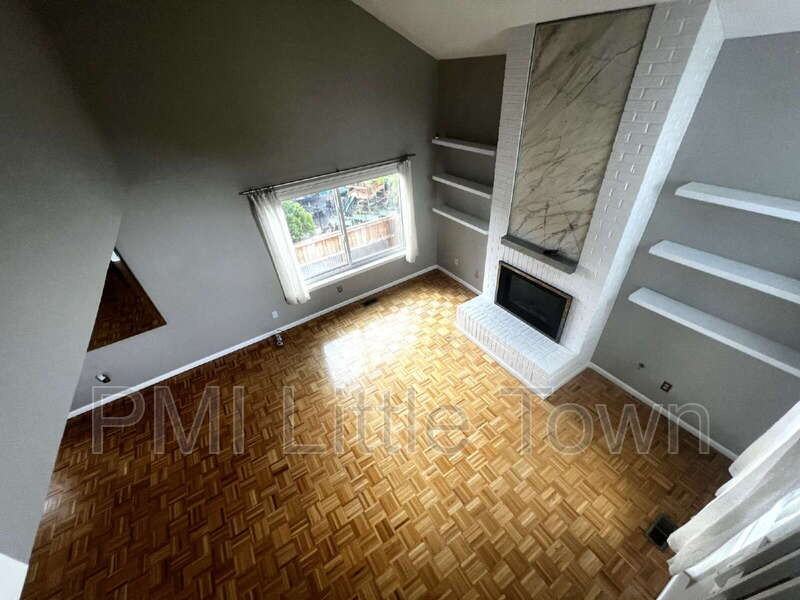 10772 W Berry Ave - Photo 7 of 36