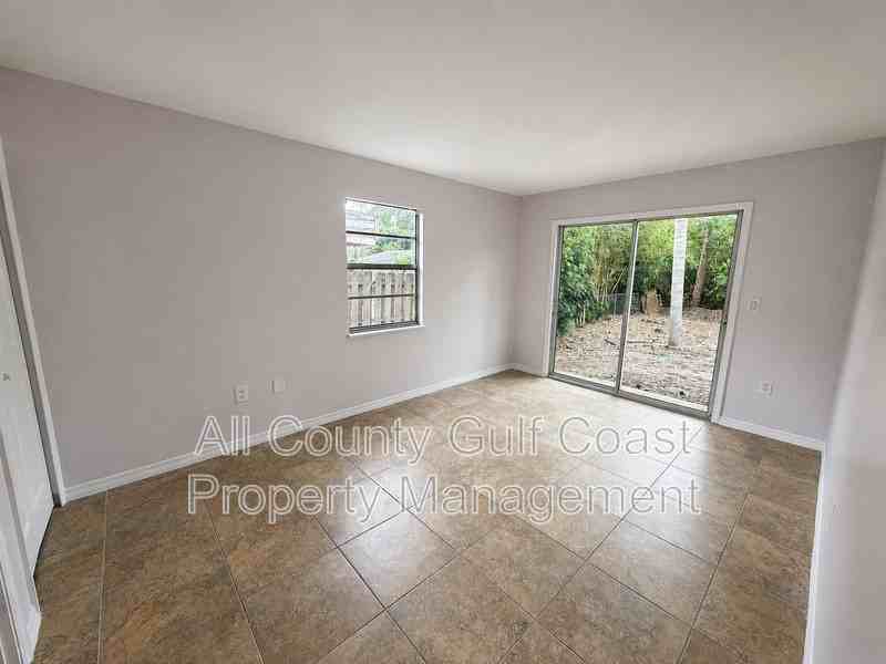 4222 Olive Ave - Photo 5 of 10