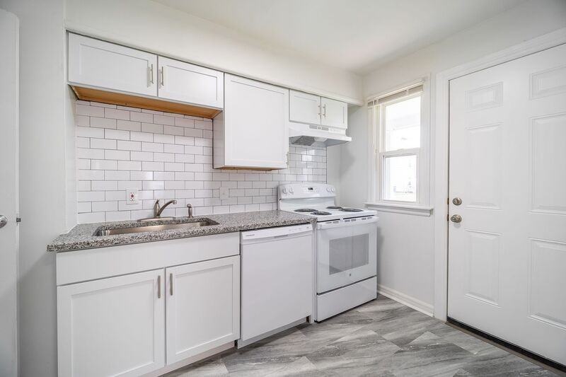 2912 Ruhl Ave - Photo 2 of 20