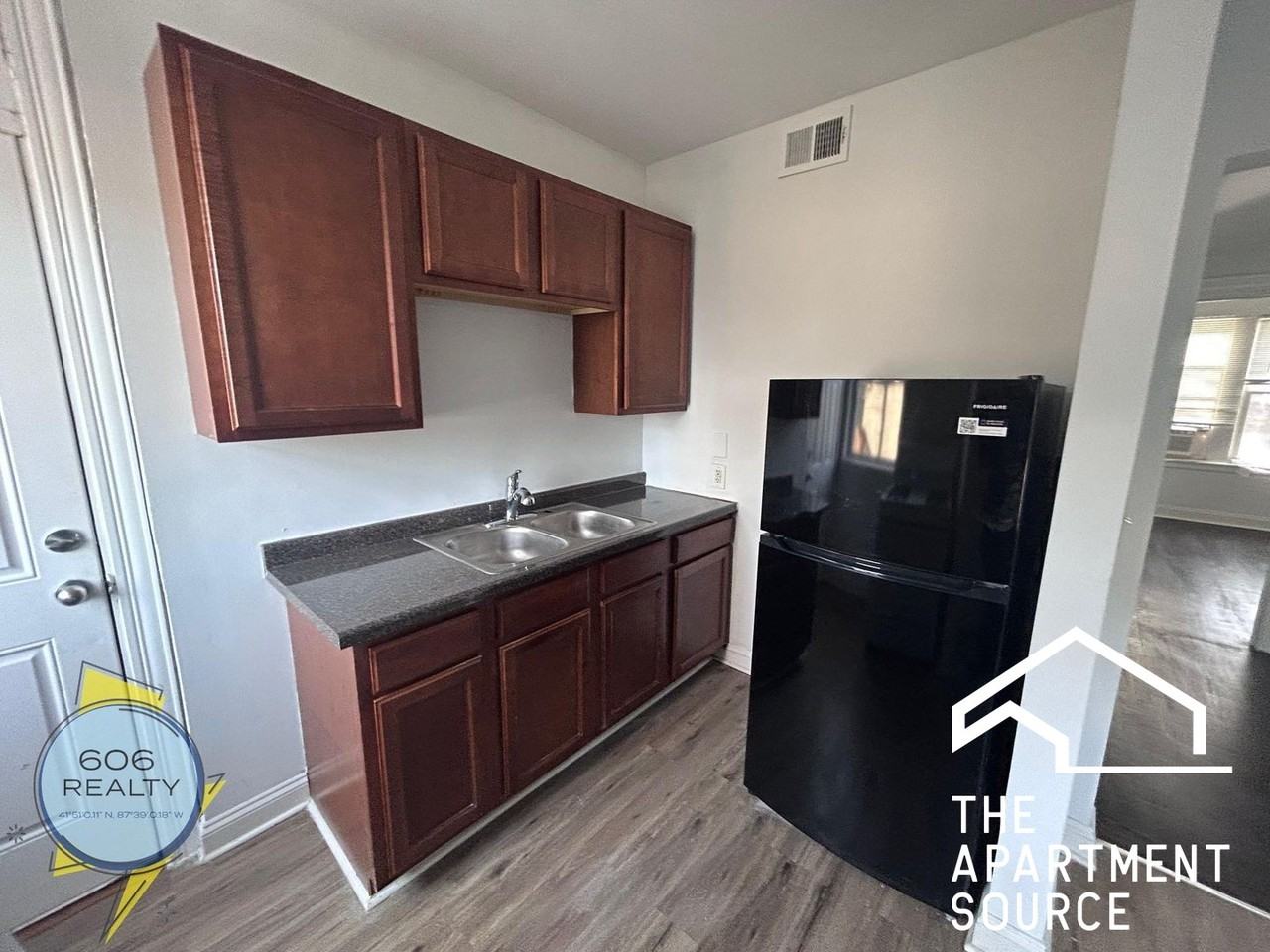 7340 N Damen Ave #2 - Photo 3 of 20