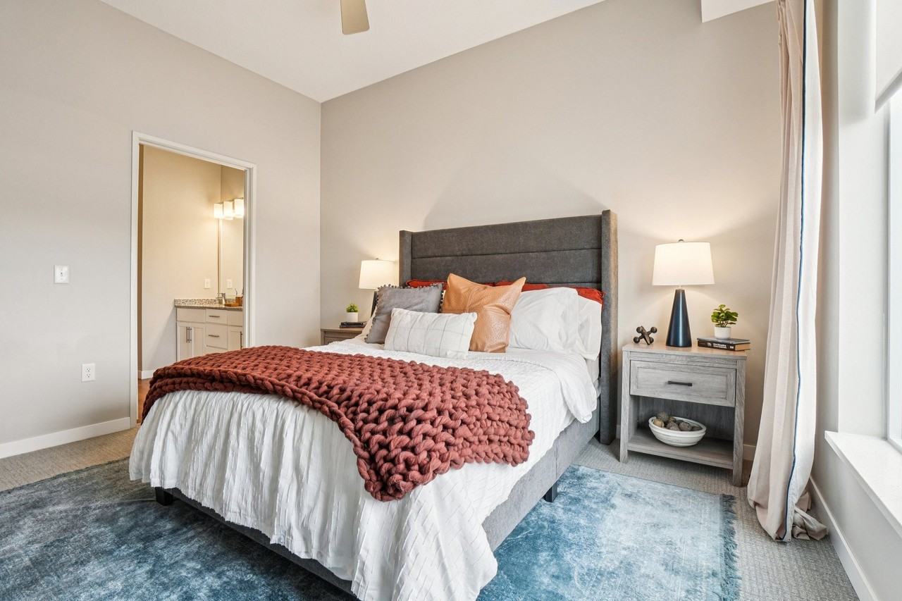 Lyra Apartments - Photo 7 of 42