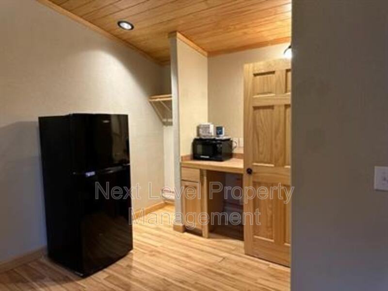 1263 Hwyeast - Photo 3 of 6