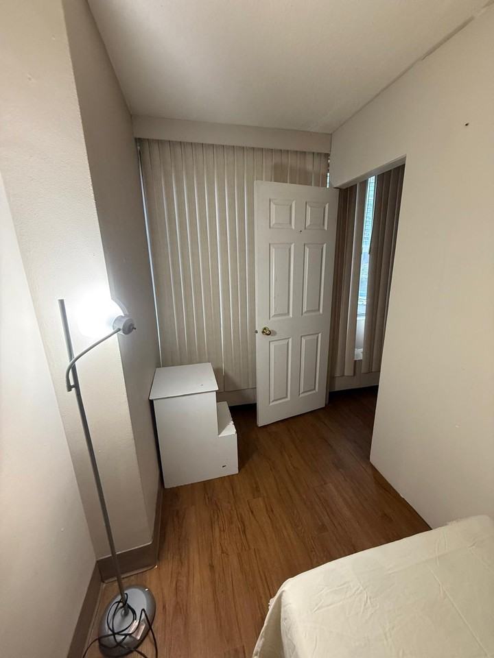 1450 West Georgia Street - Photo 7 of 8
