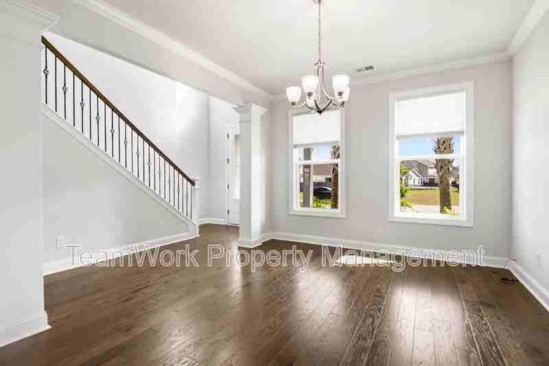 233 Seaworthy St - Photo 6 of 36