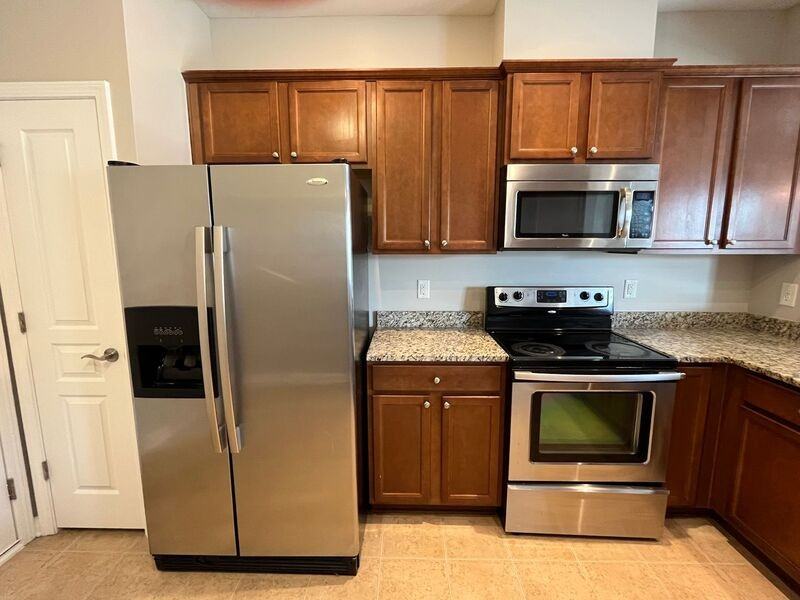 8206 Yaxley Hall Dr - Photo 4 of 33