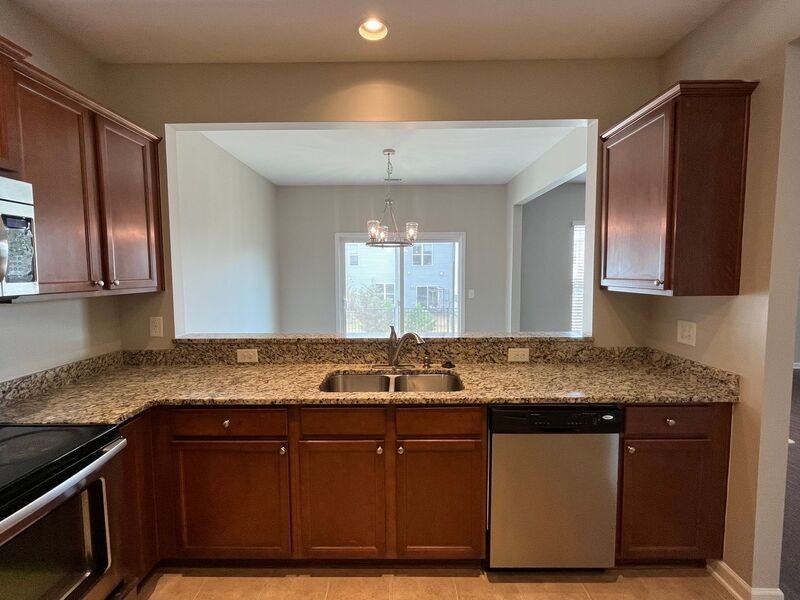 8206 Yaxley Hall Dr - Photo 5 of 33
