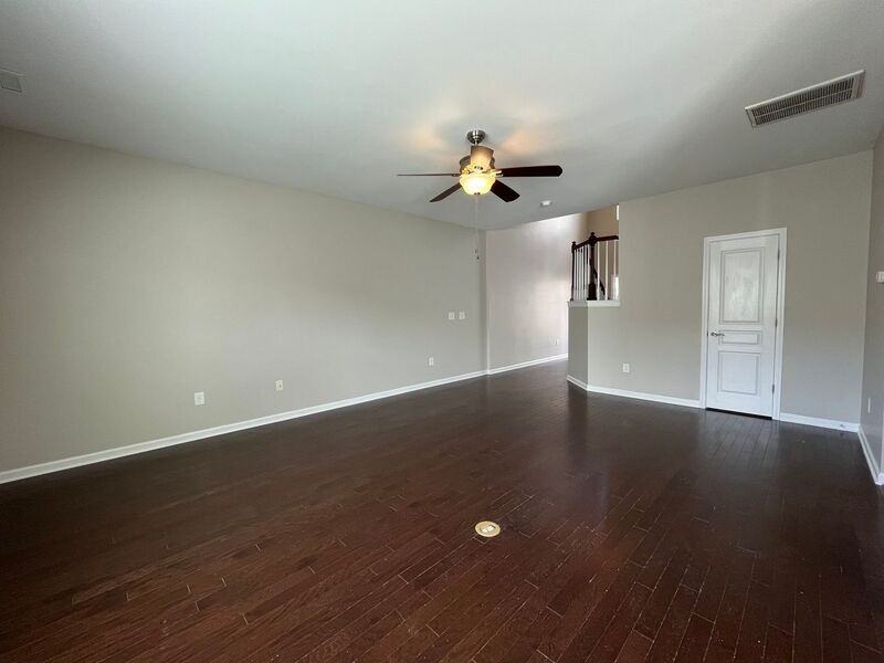 8206 Yaxley Hall Dr - Photo 7 of 33