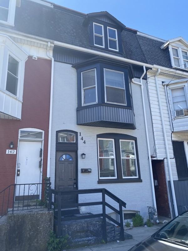144 W Jackson St - Photo 4 of 33