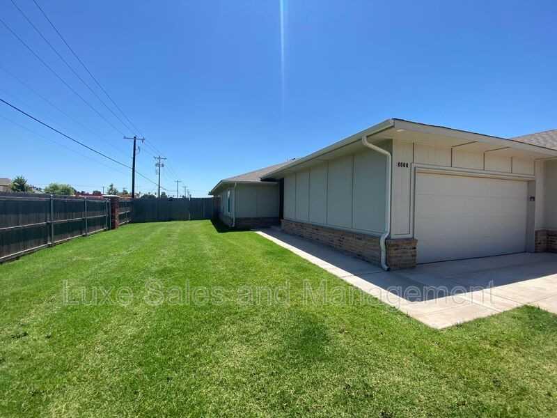 8000 Nw 110th Dr - Photo 2 of 38