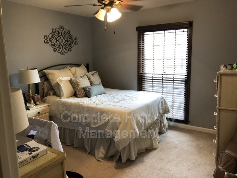 604 Farr Cir - Photo 5 of 13
