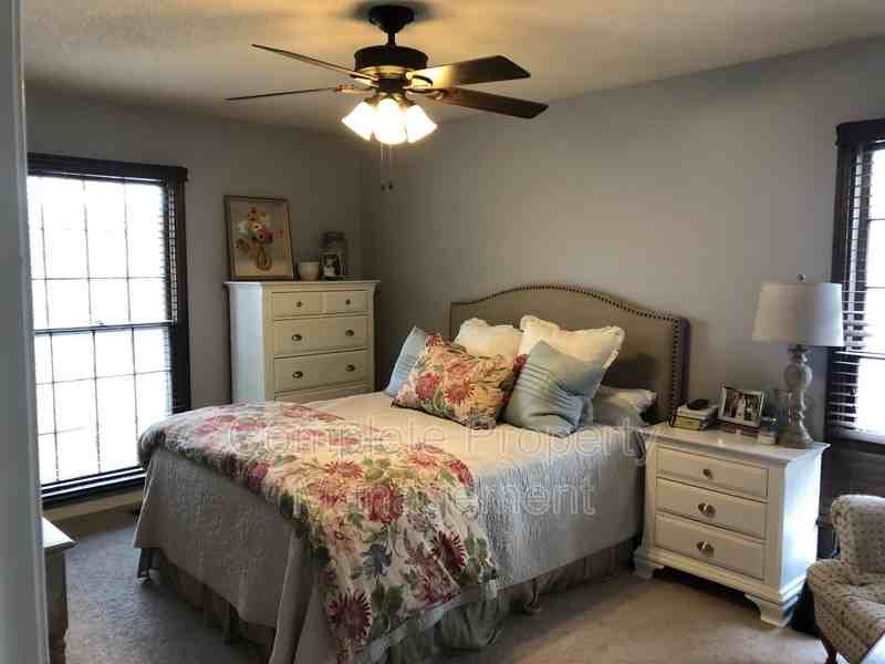 604 Farr Cir - Photo 6 of 13