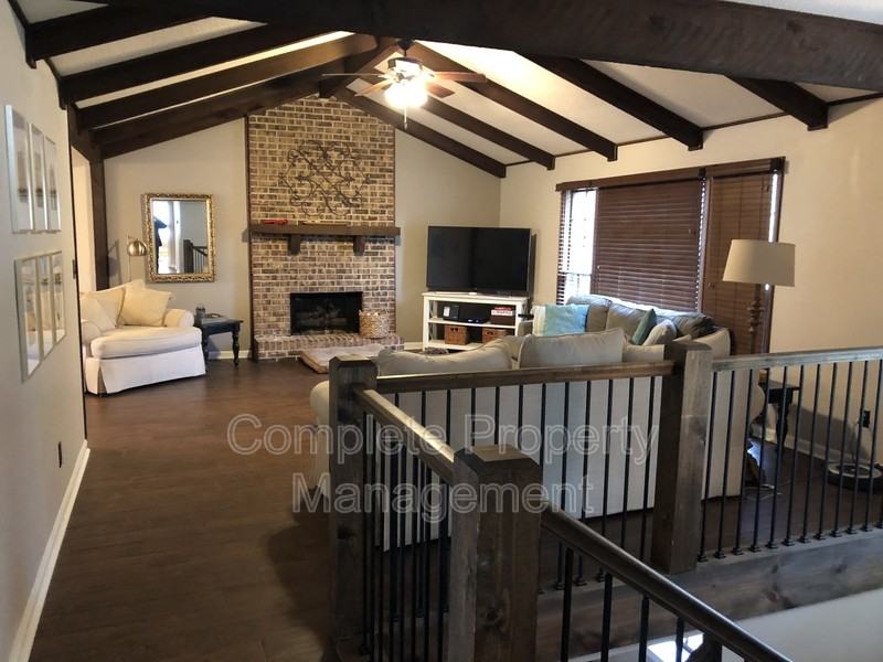 604 Farr Cir - Photo 7 of 13