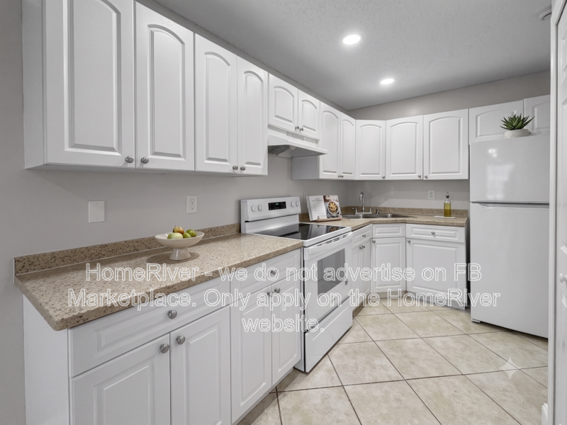 2015 Oleander Blvd #D - Photo 3 of 17