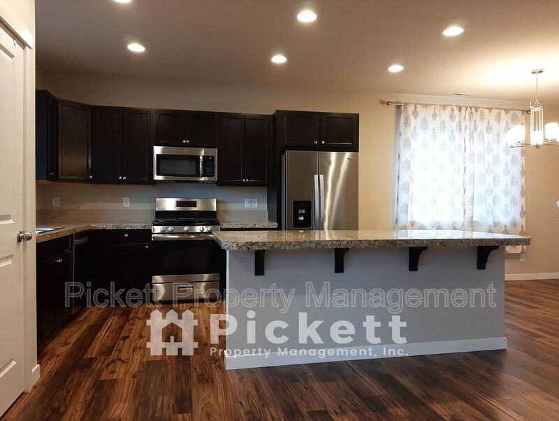 1004 Samara St - Photo 5 of 13