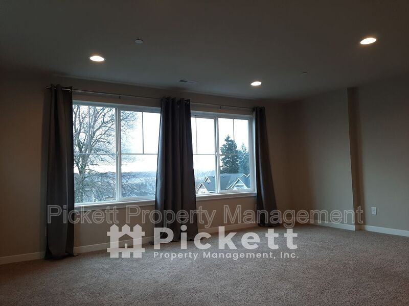 1004 Samara St - Photo 6 of 13