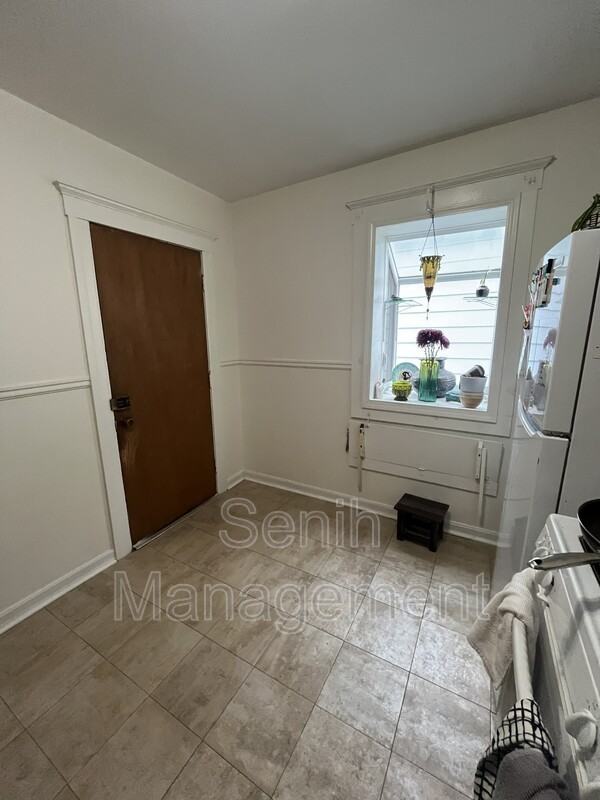 4190 Hurlbut St - Photo 6 of 9