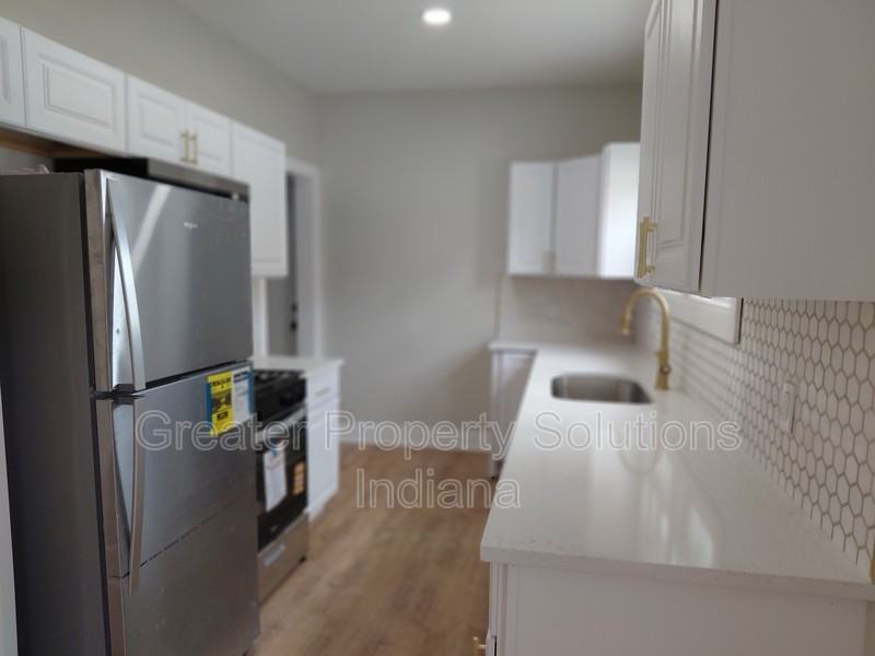252 Lawndale St - Photo 3 of 10