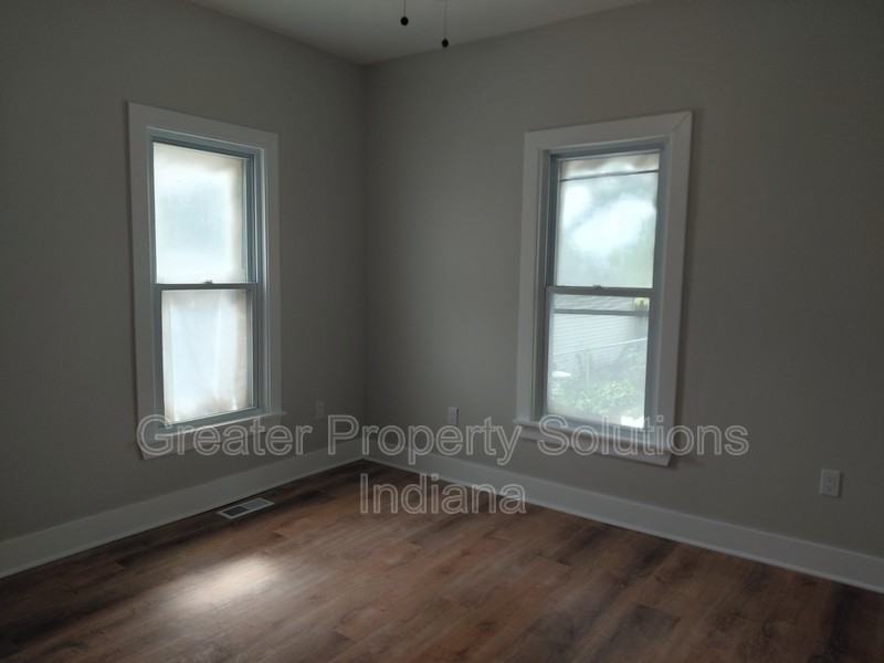 252 Lawndale St - Photo 4 of 10