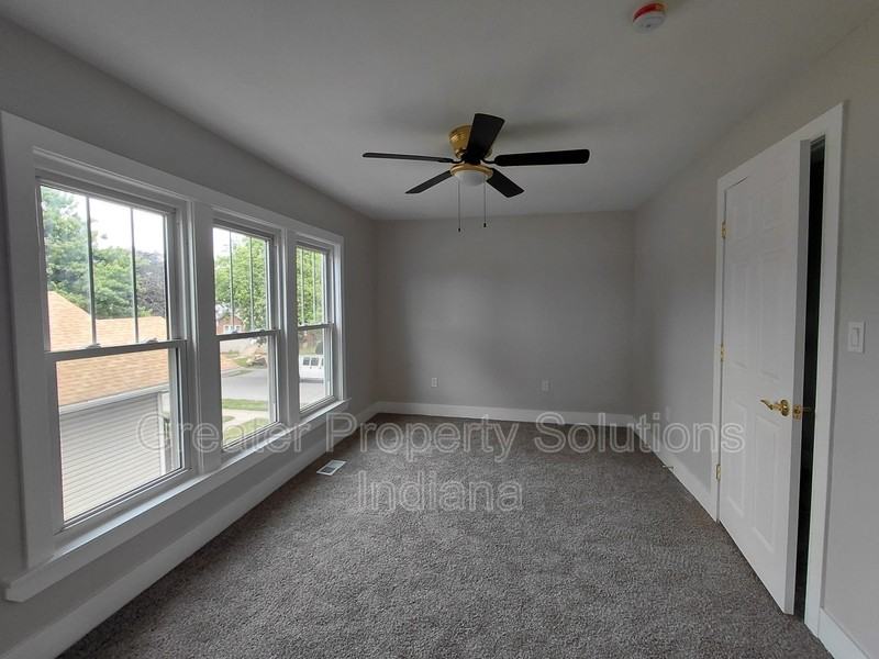 252 Lawndale St - Photo 6 of 10