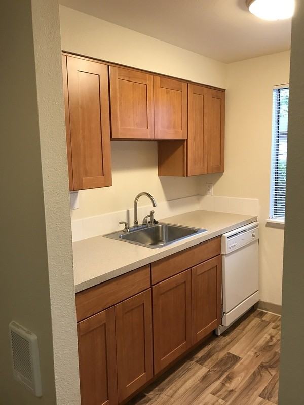20125 Sw Tualatin Valley Hwy #2 - Photo 2 of 11