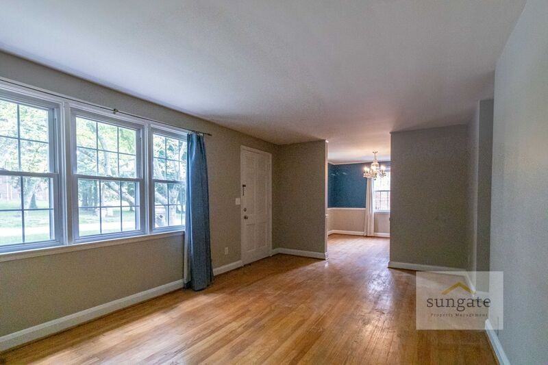 326 Lincoln Ave - Photo 4 of 23