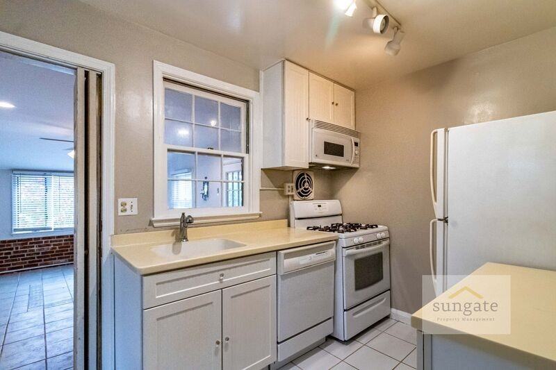 326 Lincoln Ave - Photo 7 of 23
