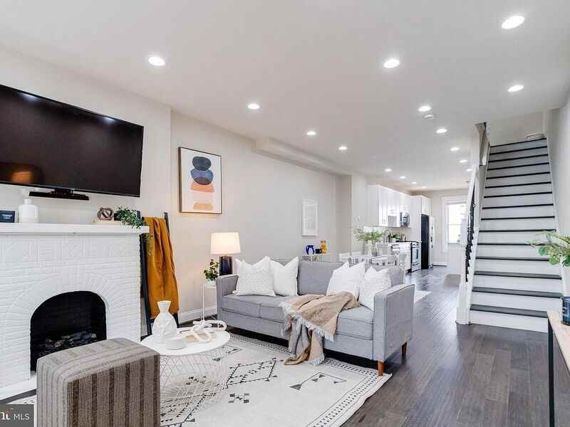 442 N Linwood Ave - Photo 3 of 33
