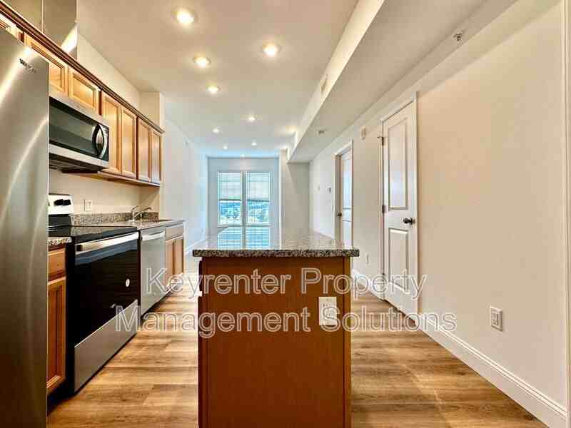 3445 Lee Hwy #102 - Photo 2 of 14