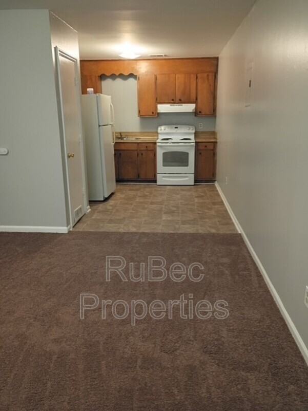 408 S Weldon St - Photo 4 of 8