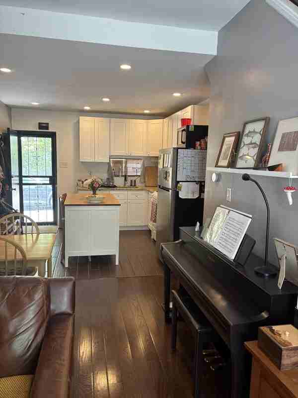 2144 Cherry St - Photo 3 of 11