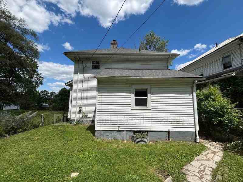1501 Viola Ave - Photo 4 of 36
