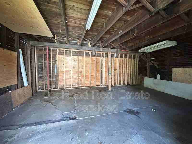 1501 Viola Ave - Photo 5 of 36