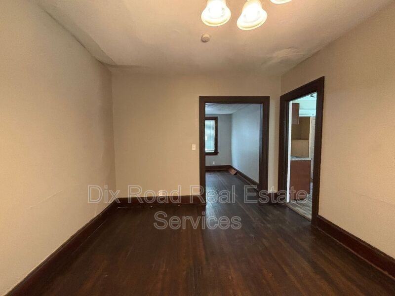 1501 Viola Ave - Photo 6 of 36