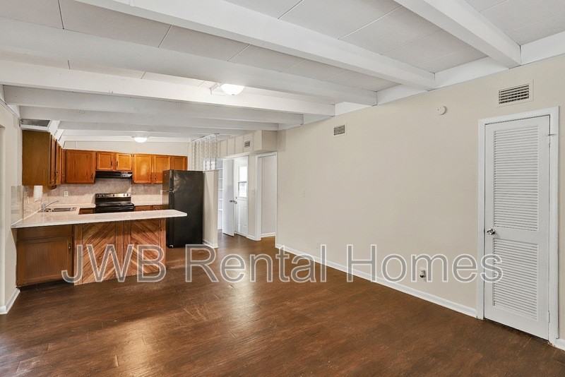 11075 Key Coral Dr - Photo 5 of 22