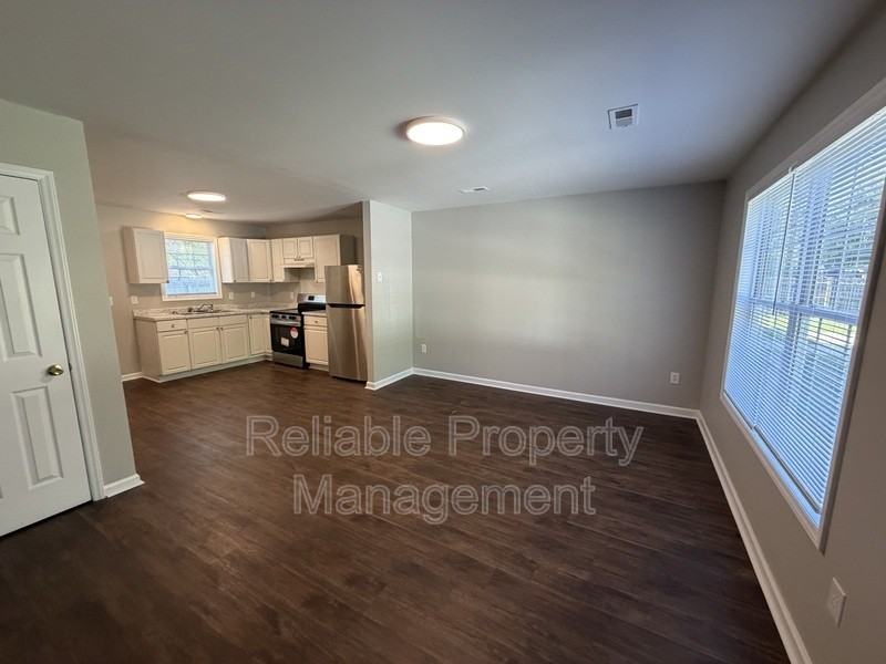 604 Winston Cir - Photo 2 of 9