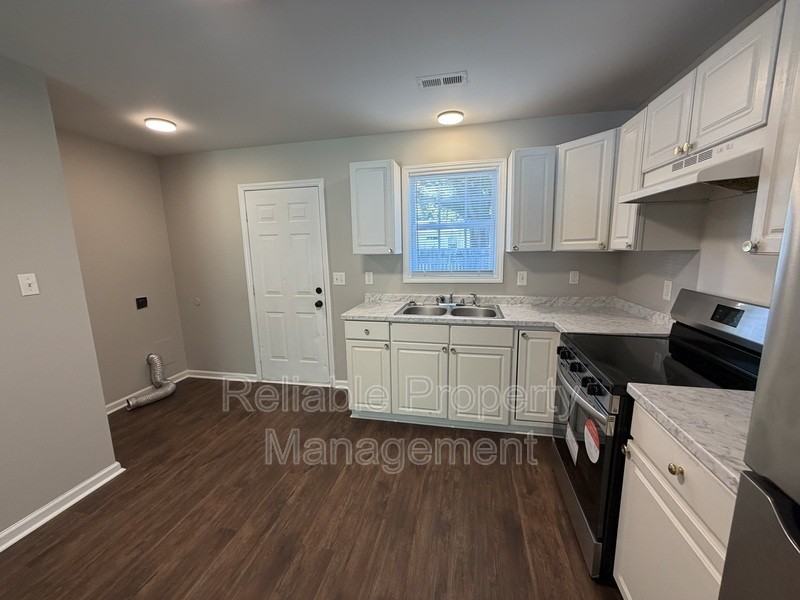 604 Winston Cir - Photo 4 of 9