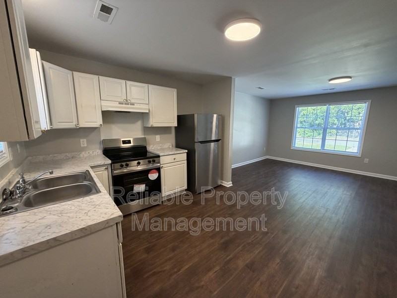 604 Winston Cir - Photo 6 of 9