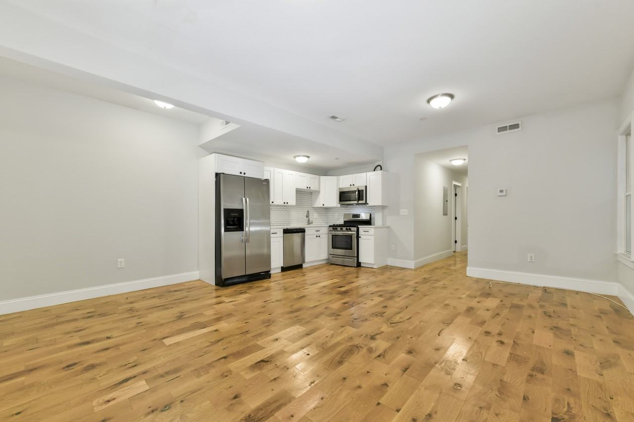 322 Saratoga St #2 - Photo 3 of 14
