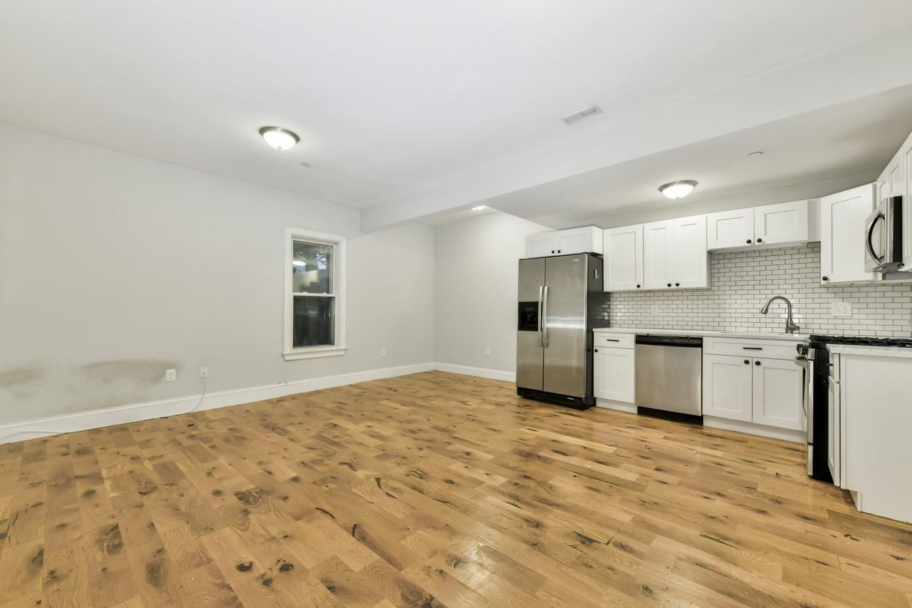 322 Saratoga St #2 - Photo 4 of 14